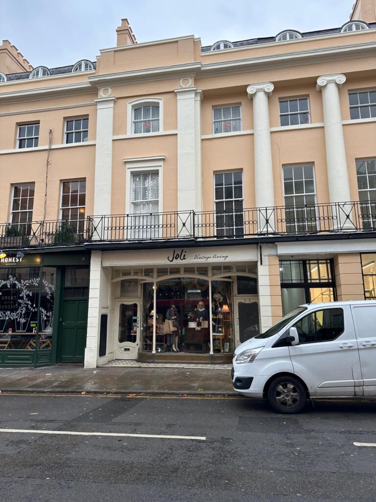 The premises comprises a mid-terrace retail unit arranged over ground floor and basement. There is a yard at the rear, with ground floor decking. The unit is currently trading on ground floor and in the basement, as a vintage retail store.  Grd - 465 sq ft, Bmt - 410 sq ft, Total - 875 sq ft.