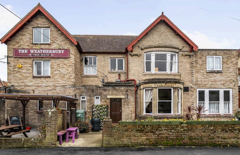 The ground floor comprises of the main bar and restaurant area served by a large central bar servery for approximately 50covers. Ancillary accommodation at this level is the trade kitchen and customer WC's. The basement provides cellarageand stores. Externally there is a beer garden for approximately 40 covers and there are five car parking spaces allocated to theproperty fronting Kirtleton Avenue.