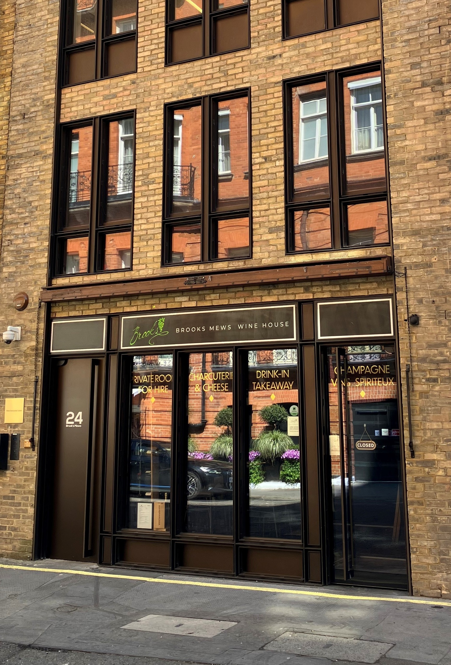 24 Brooks Mews is located near the junction with Davies Street (leading to Bond Street underground and Crossrail), and opposite Claridge's Art Space, Cafe. Currently trading as Brooks Mews Wine House. Ground - 482 sq ft, First - 570 sq ft.