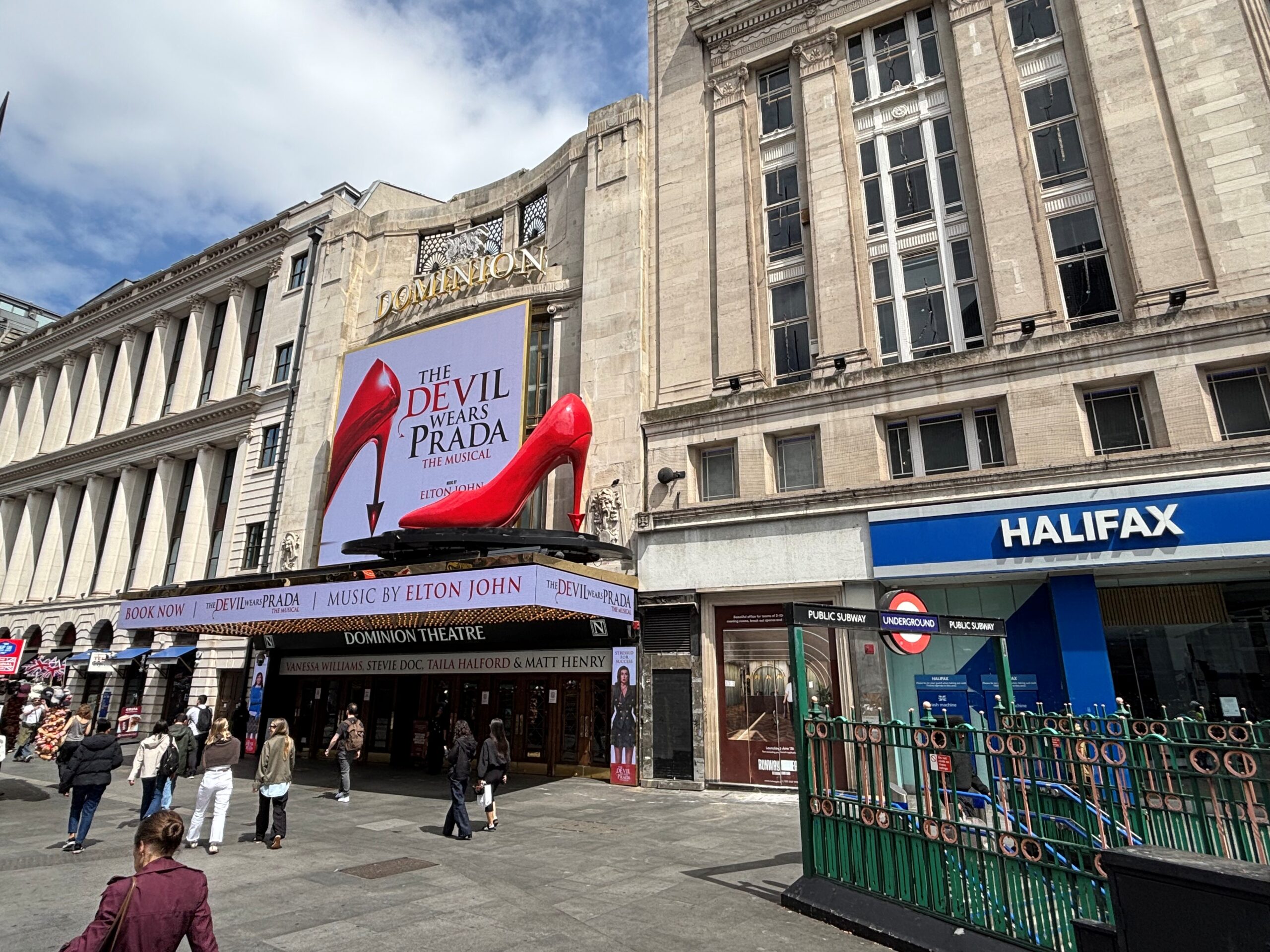 A self contained kiosk arranged over ground floor only forming part of the the Runway East Tottenham Court Road offices. Handed over in white box condition with sufficient services (additional information can be provided, this opportunity would suit a variety of E-Class use. Ground floor 40 sq ft.