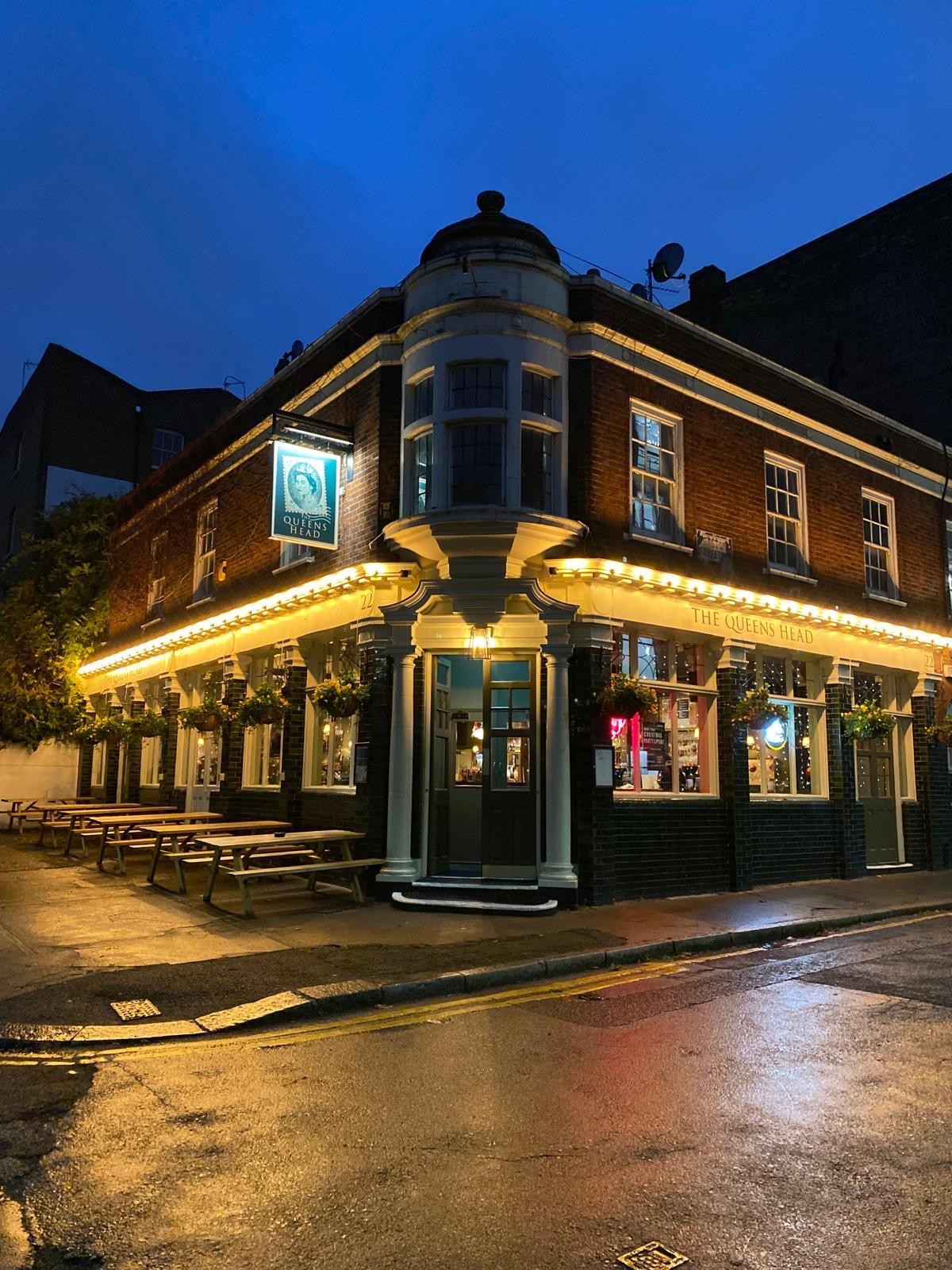 Family-Owned Independent Conexus Pub Group Signs Clerkenwell’s Queens Head